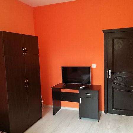 Guest House Karaulanov Elhovo  Esterno foto